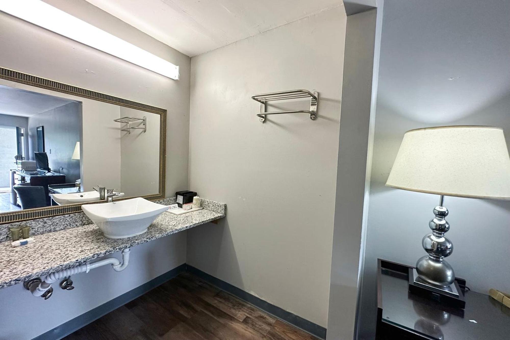 Executive Inn Ridgeway I-77 外观 照片