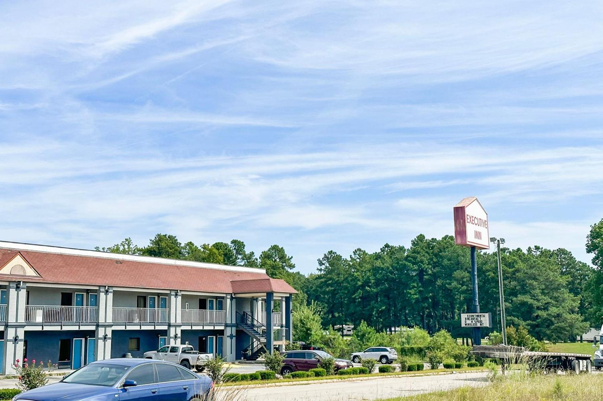 Executive Inn Ridgeway I-77 外观 照片